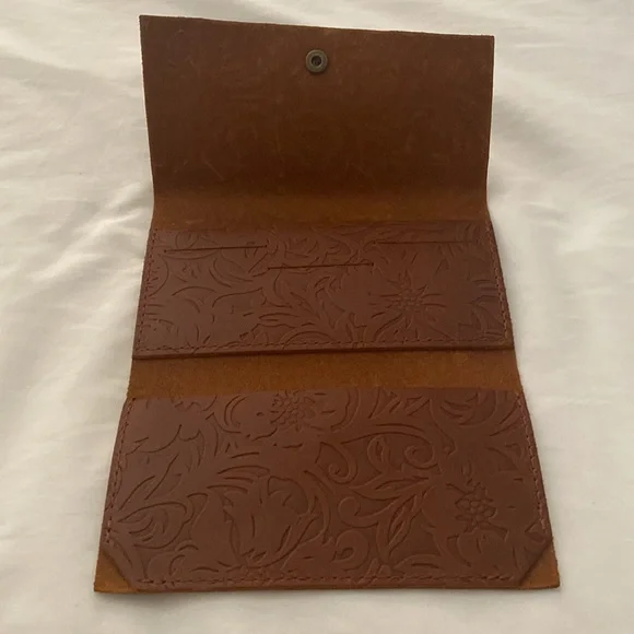 Portland Leather Goods Women’s Brown Leather Wallet NWOT - Picture 2 of 4